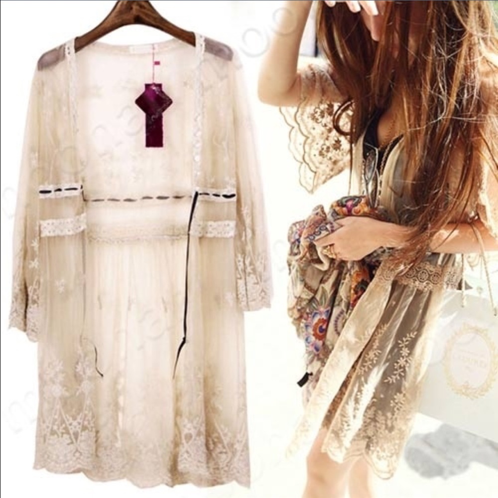 COPY - Vintage style sheer lace kimono XS